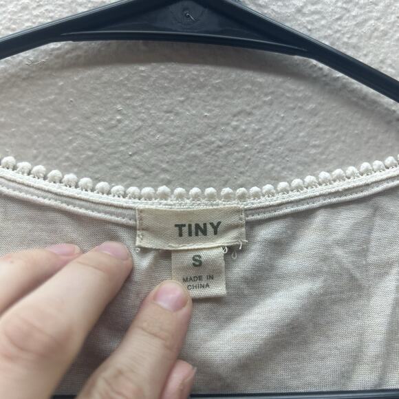 Tiny Anthropologie Embroidered Blouse Top Size Small Boho Floral Flutter Sleeves - Picture 5 of 5